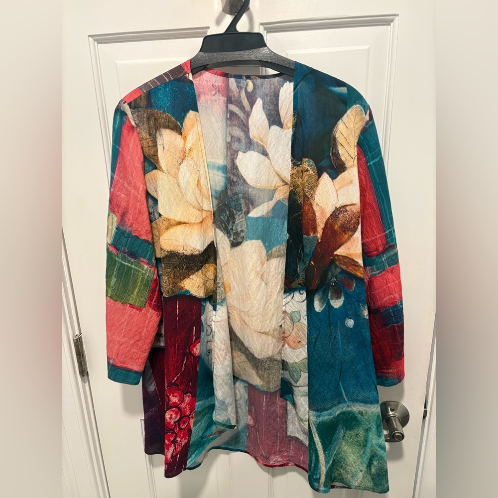 Stunning Floral Multicolor Open Front kimono-style top.